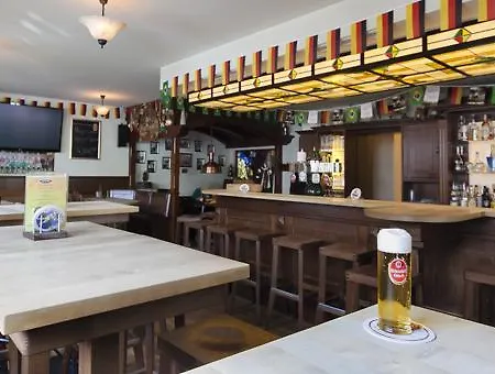 & Wirtshaus Hansen Otel 3*