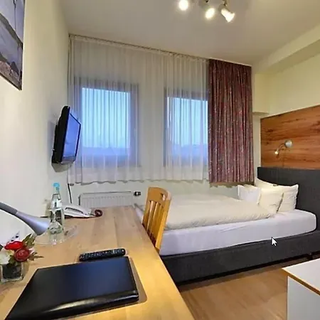 & Wirtshaus Hansen Бергиш-Гладбах