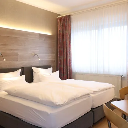 & Wirtshaus Hansen Otel