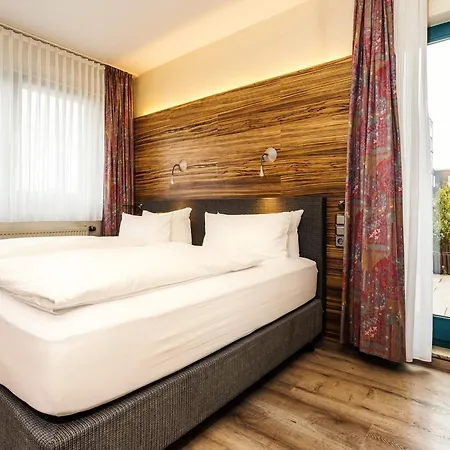 & Wirtshaus Hansen برجيش جلادباخ