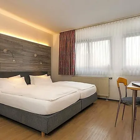 Hotel & Wirtshaus Hansen 3*