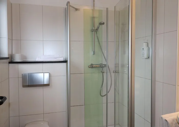 מלון & Wirtshaus Hansen 3*