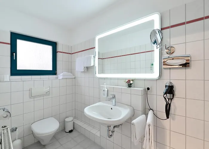 מלון & Wirtshaus Hansen